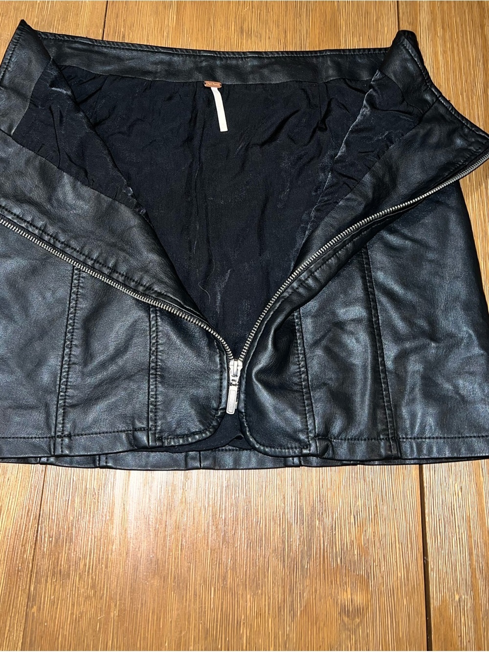 Free People Black Vegan Leather Seamed Mini Skirt - Size 10 - Picture 4 of 10